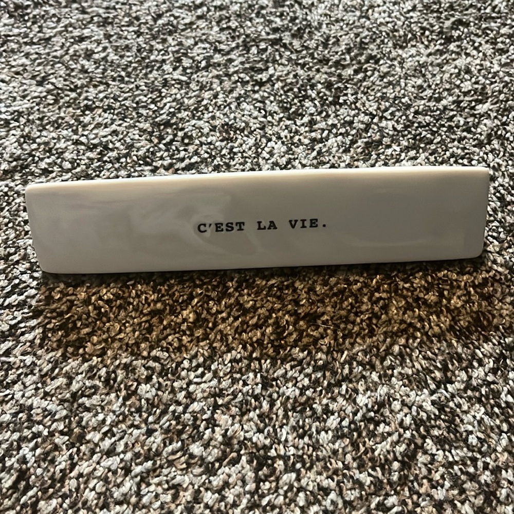 RAE DUNN Cest la Vie Desk Decor